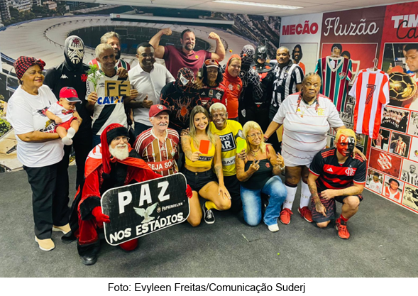  Paixão nas Arquibancadas: Homenageando os Torcedores Ilustres do Futebol Carioca